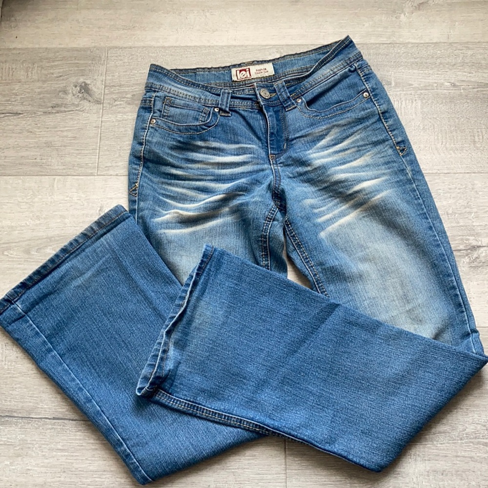 Juniors hipster jeans